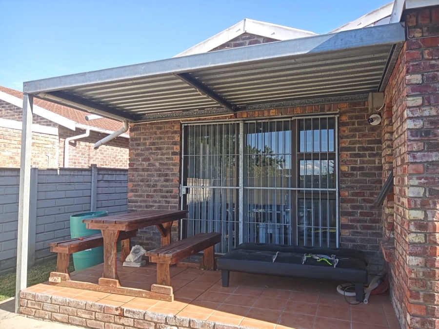 2 Bedroom Property for Sale in Manor Heights Eastern Cape
